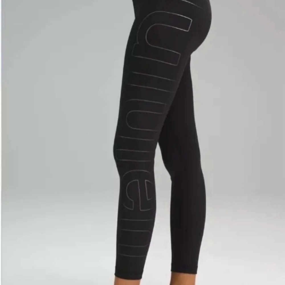 Lululemon Wunder Train High-Rise 25" tights - size 8 - iridescent holographic